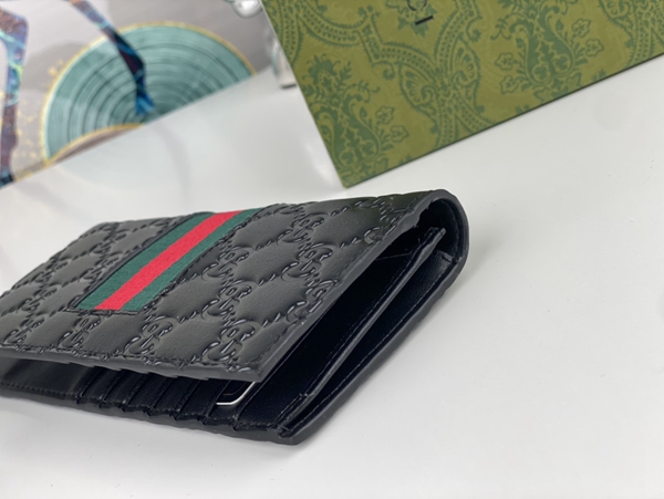 グッチ財布コピー内部構造